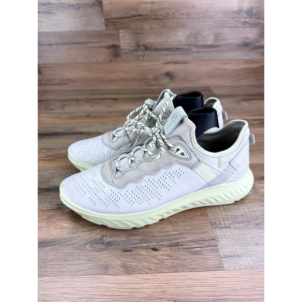 ECCO Women's Size 9-9.5 ST.1 Lite Comfort Sneakers